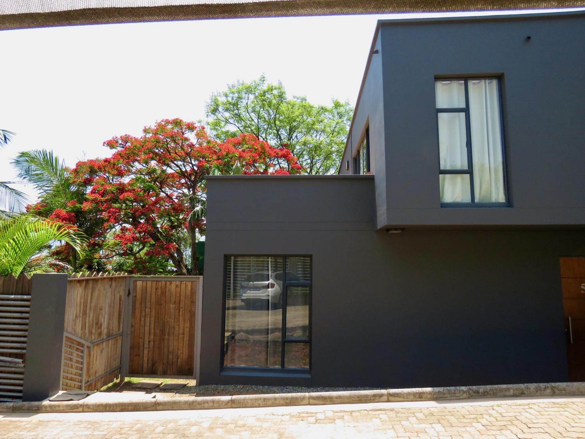 The Executive - Exclusive Self-Catering Apartments - Ezulwini Buitenkant foto