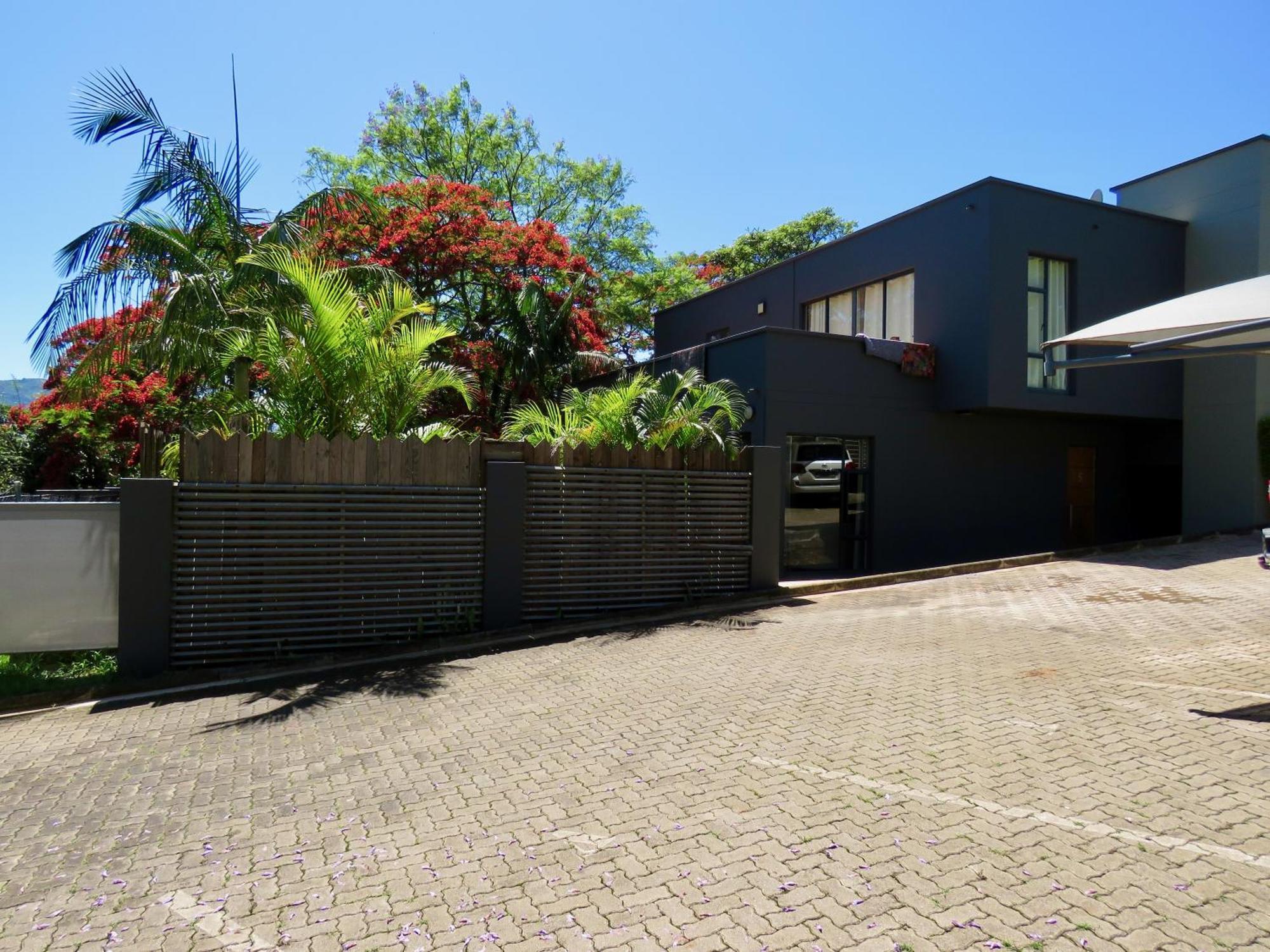 The Executive - Exclusive Self-Catering Apartments - Ezulwini Buitenkant foto